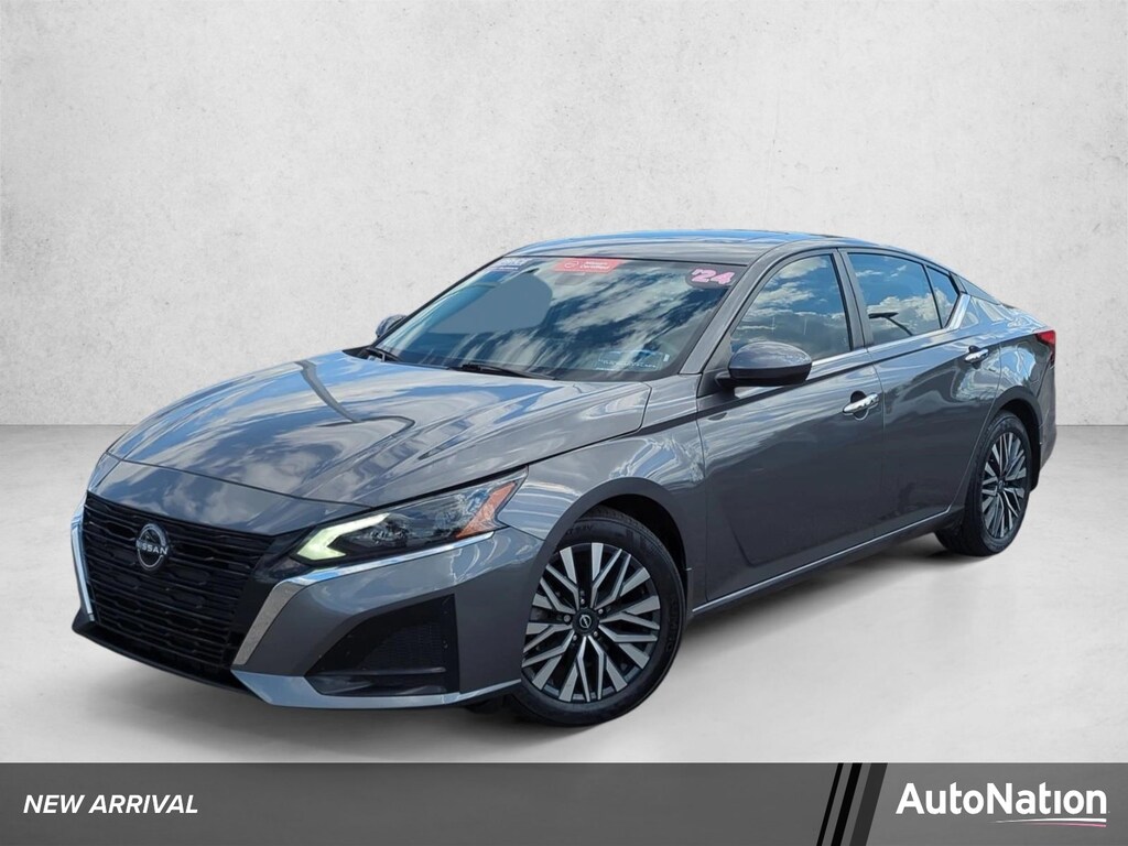 Used 2024 Nissan Altima 2.5 SV 4dr Car