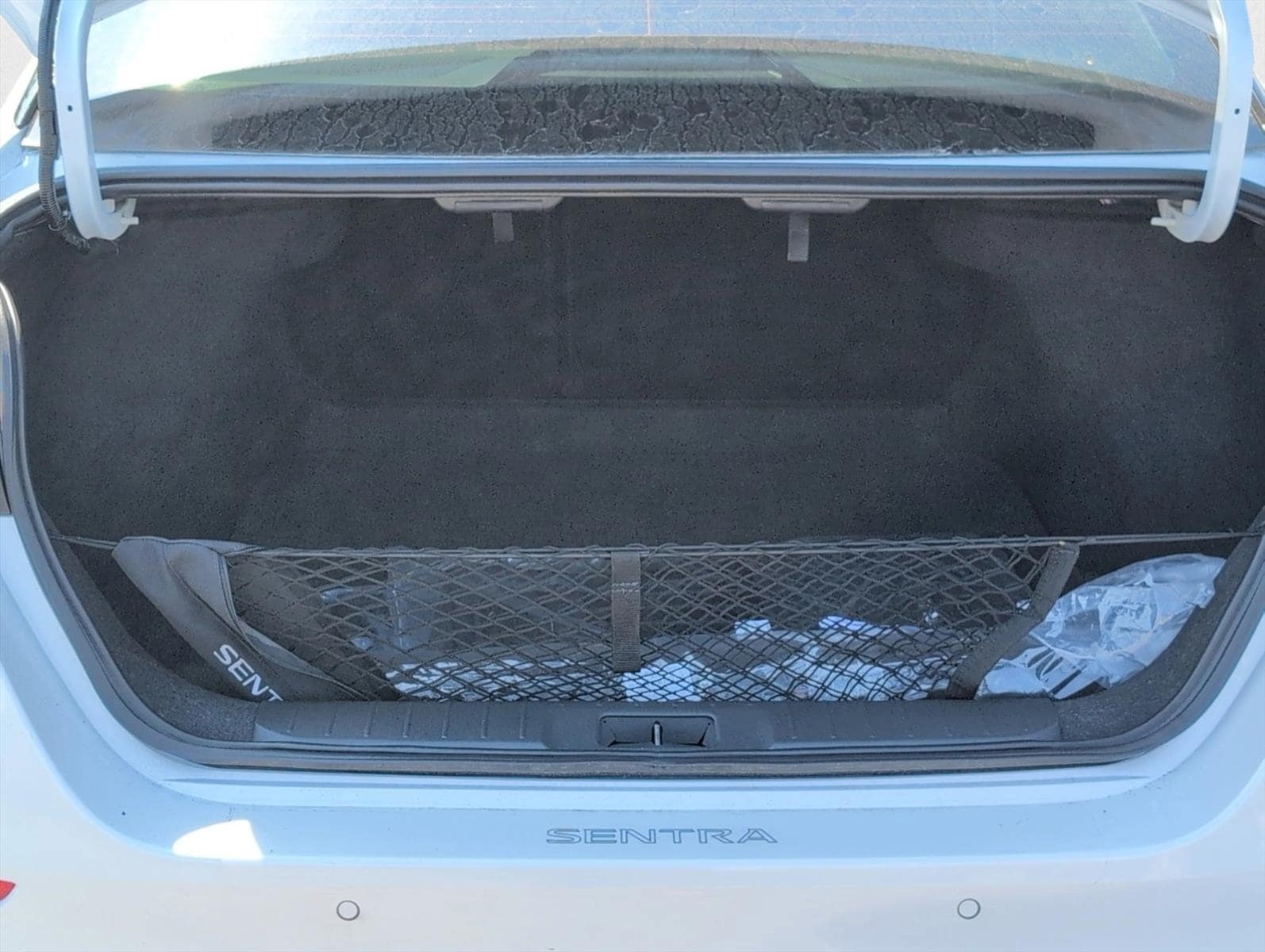 2025 Nissan Sentra SR - Photo 6
