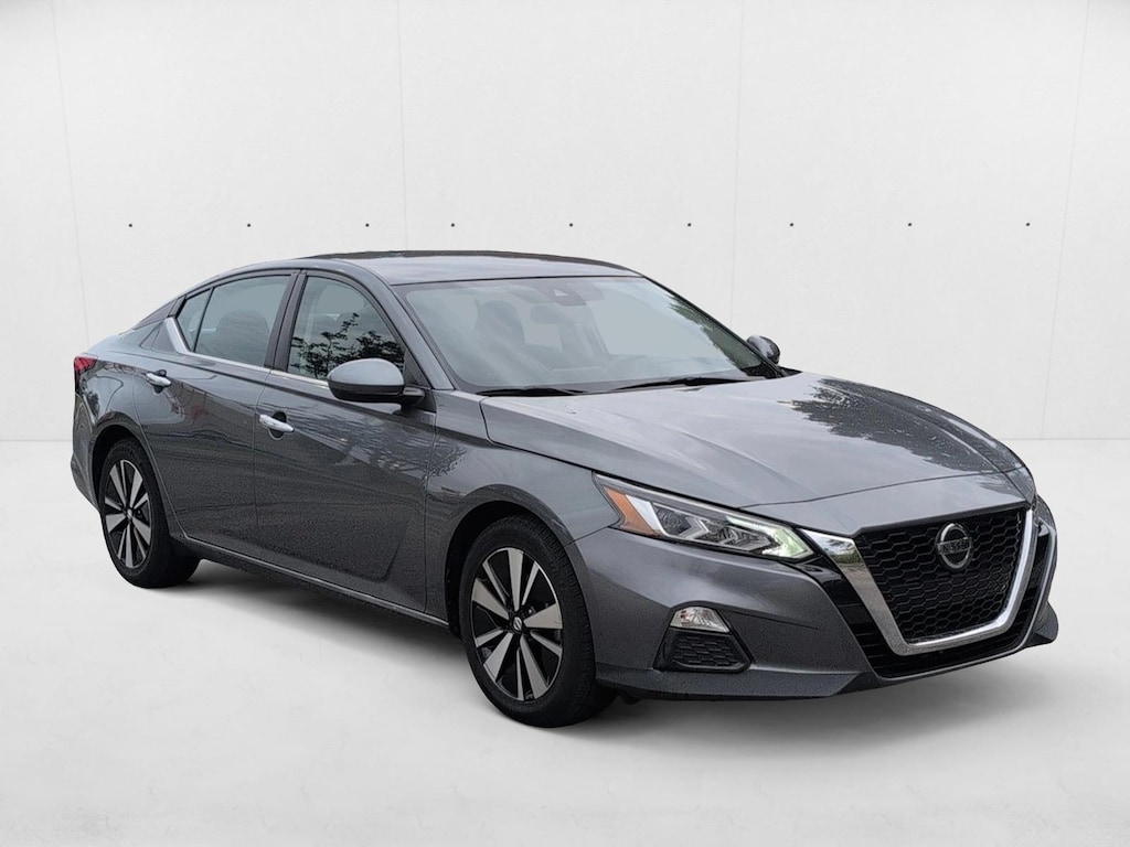 Used 2021 Nissan Altima 2.5 SV 4dr Car