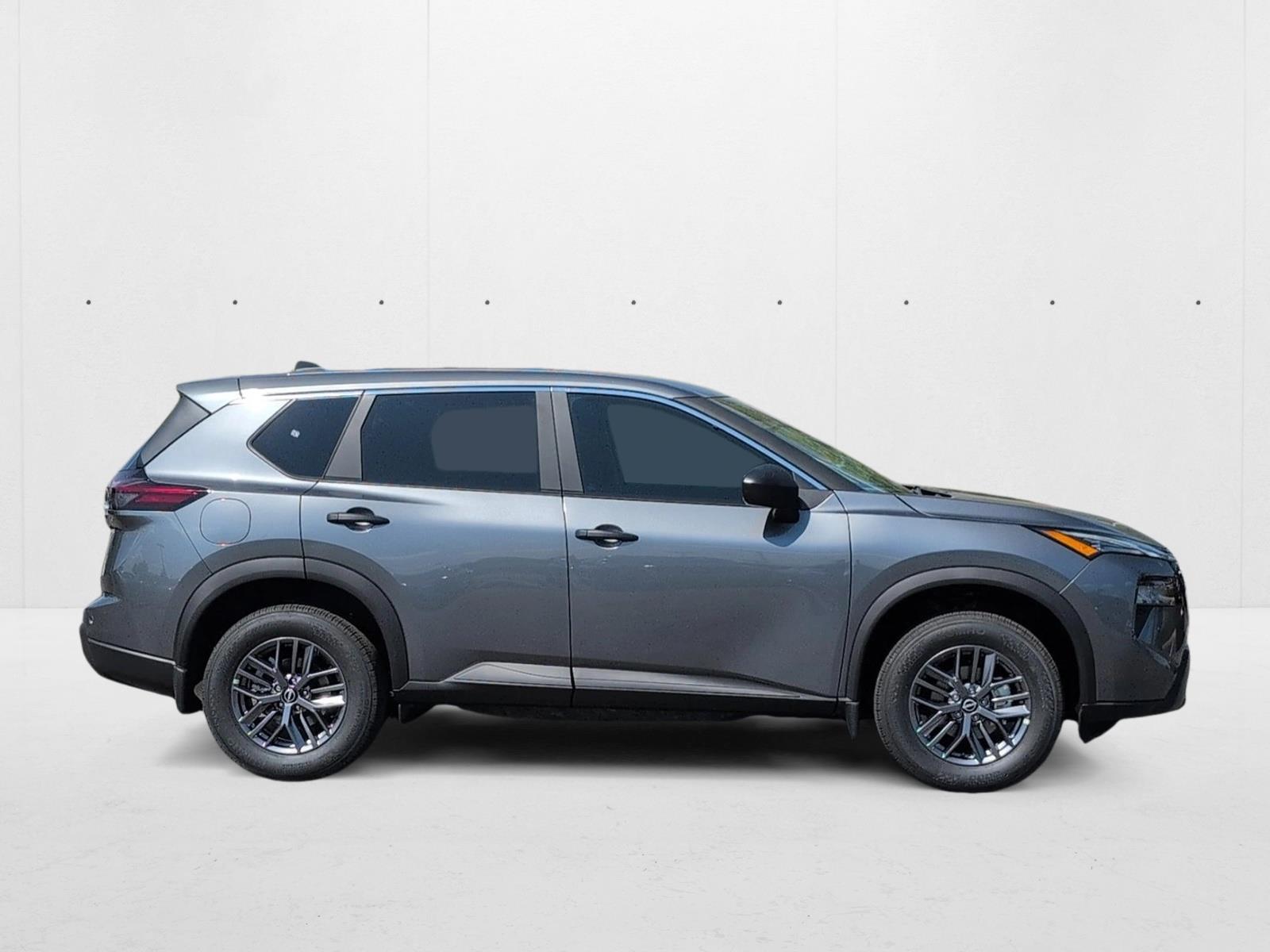 2026 Nissan Rogue S photo 4