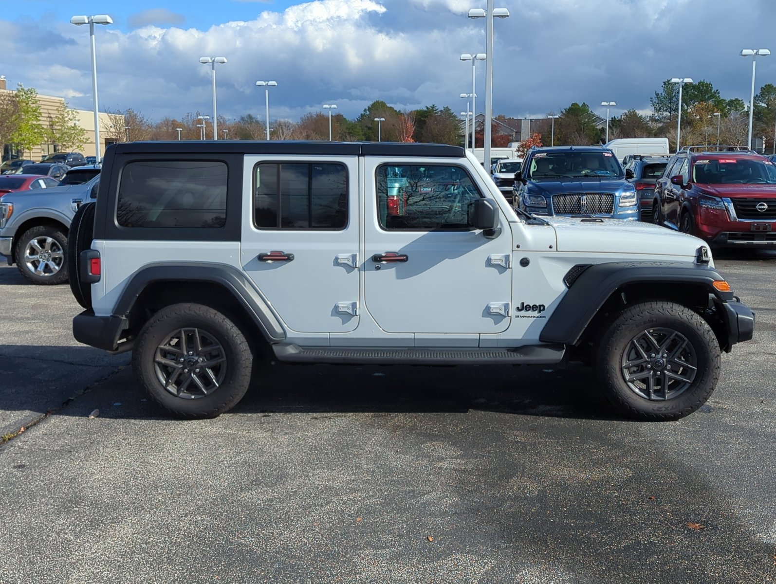 2024 Jeep Wrangler Sport S photo 4