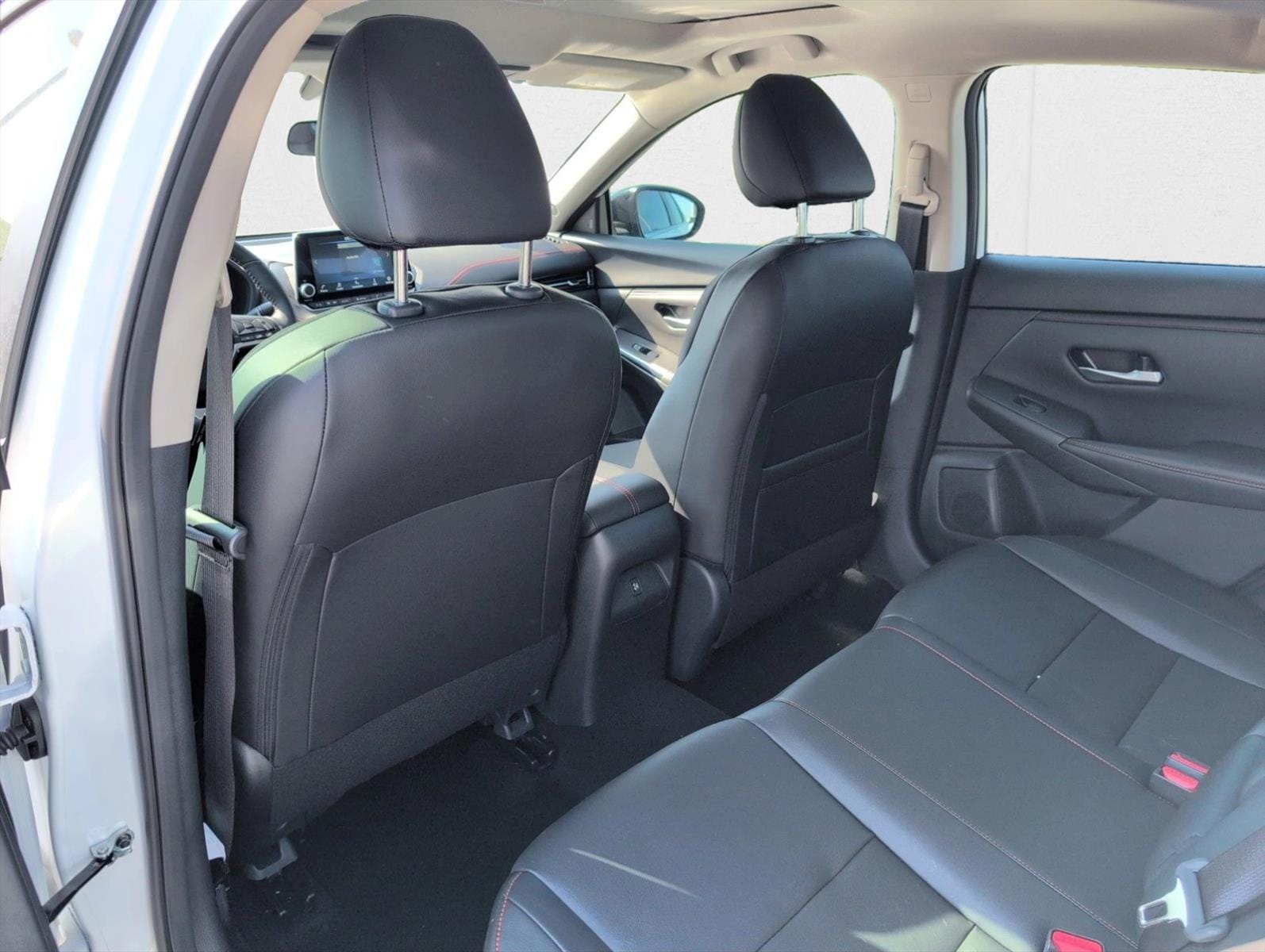 2025 Nissan Sentra SR - Photo 16
