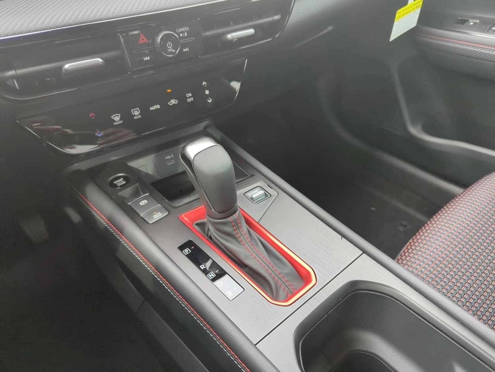 2026 Nissan KICKS SR - Photo 14
