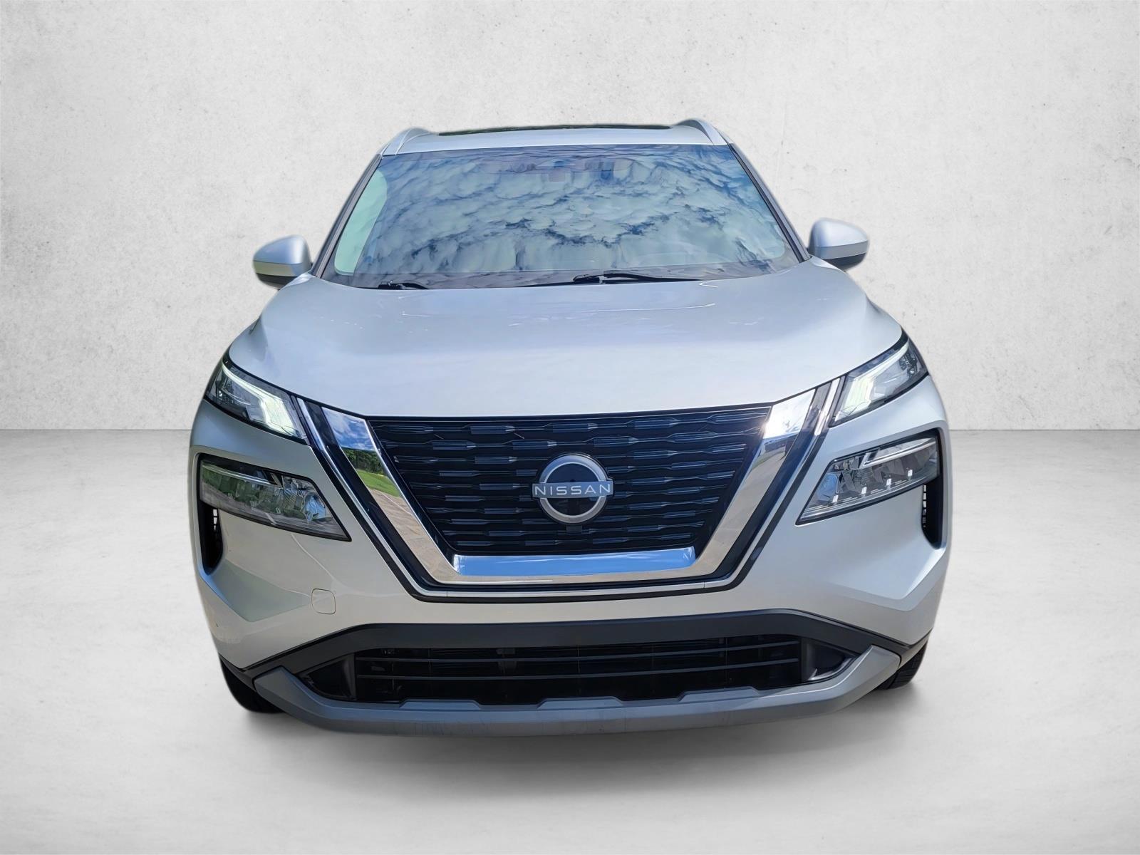 2023 Nissan Rogue SV photo 2