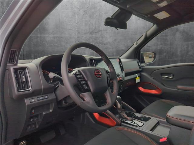 2025 Nissan Frontier PRO-4X photo 3