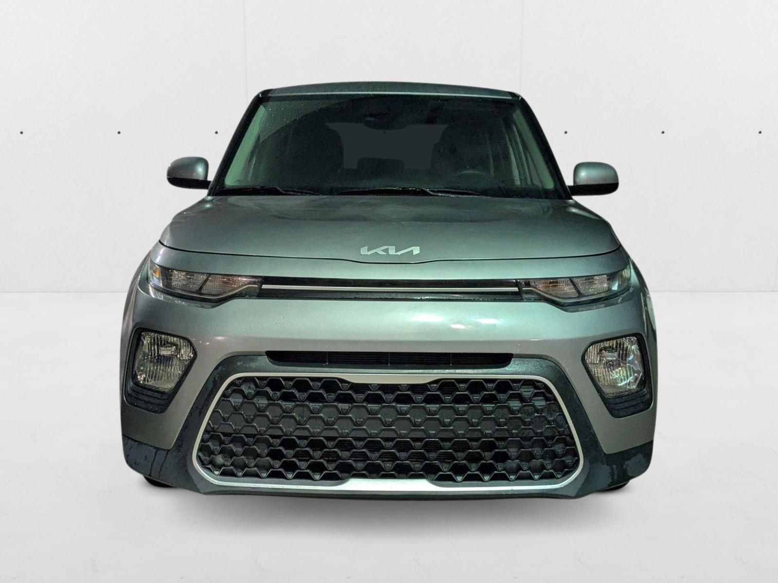 2022 Kia Soul LX photo 2