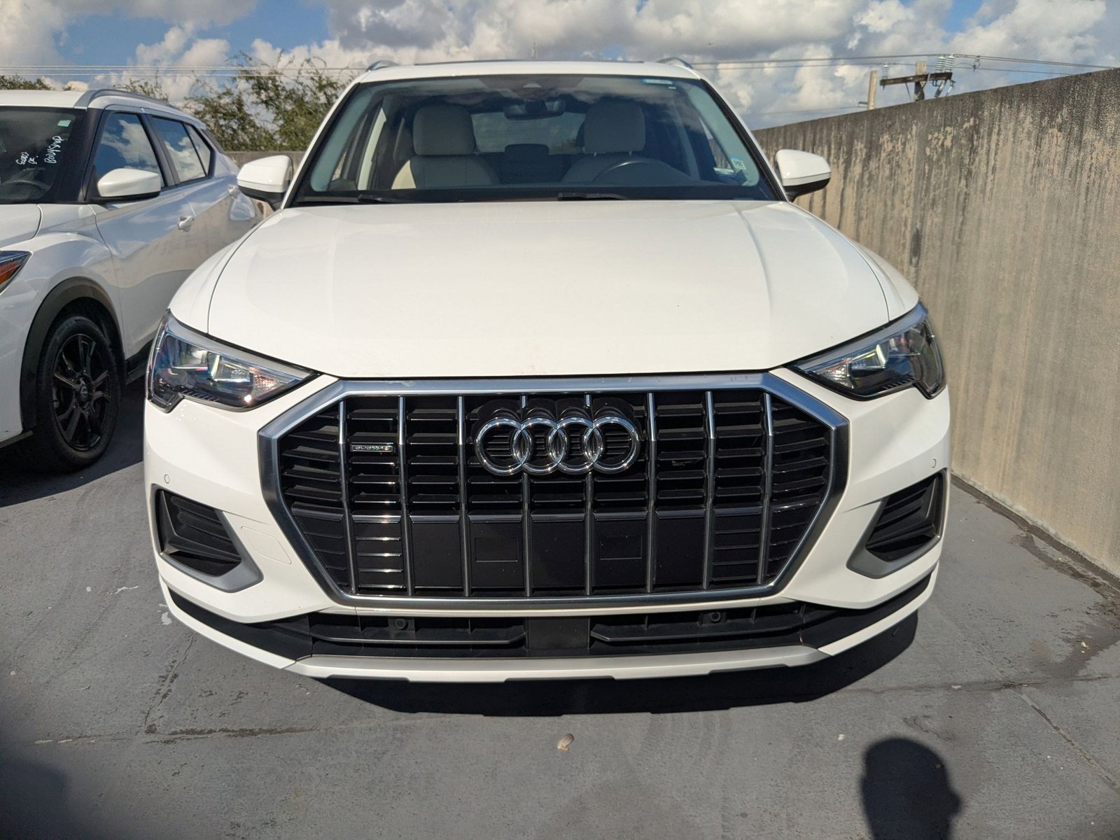 2020 Audi Q3 Premium 45 TFSI photo 2