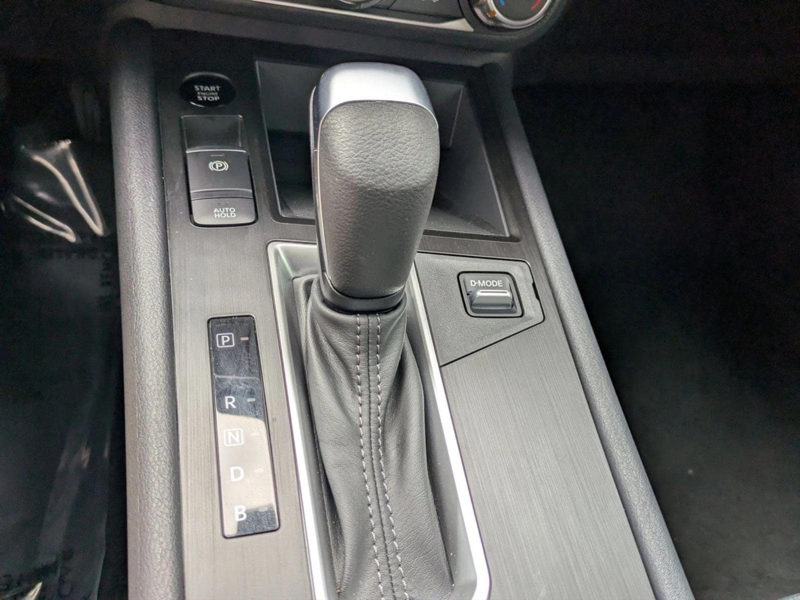 2025 Nissan Kicks S AWD - Photo 12