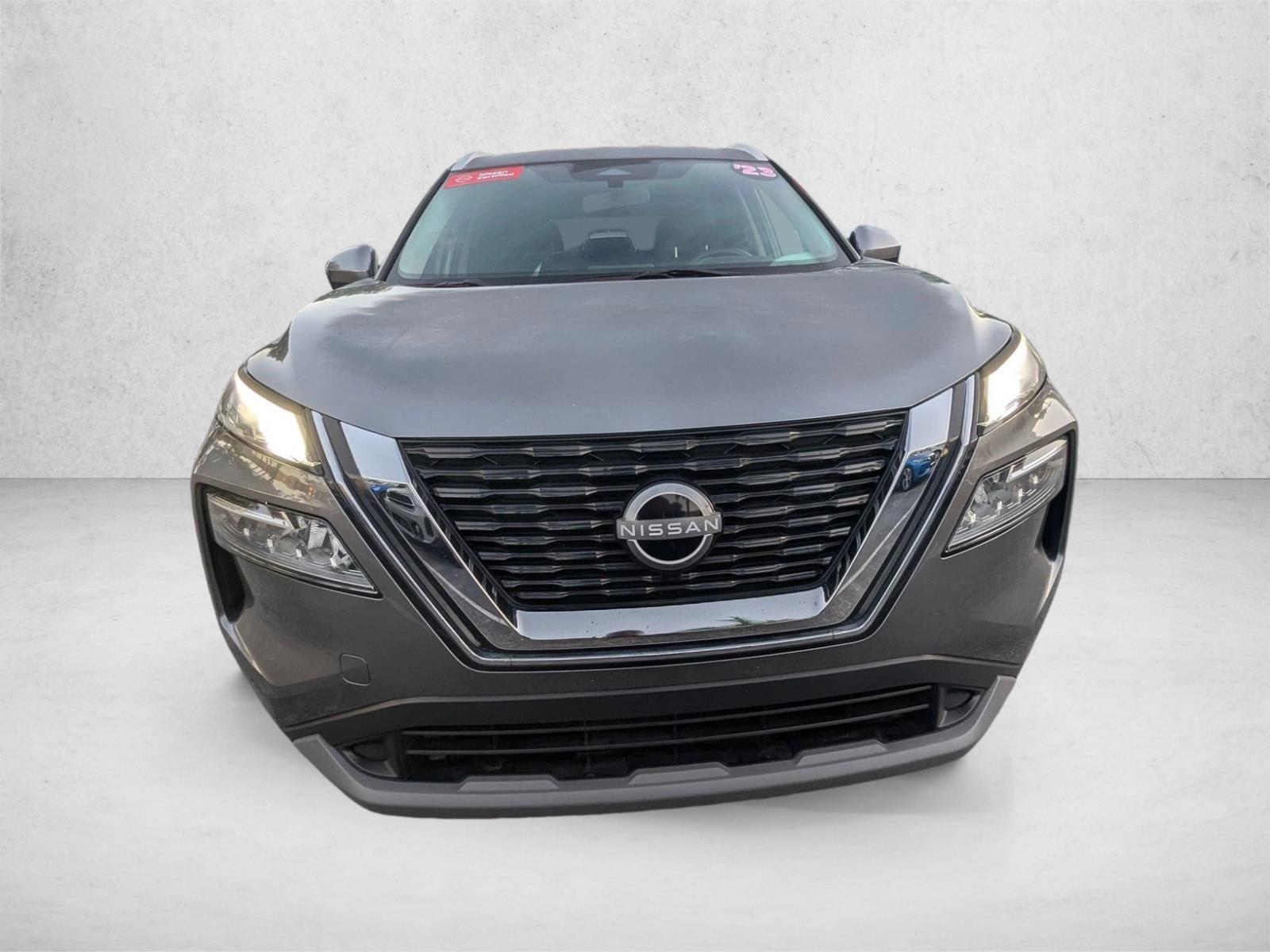 2023 Nissan Rogue SV photo 2