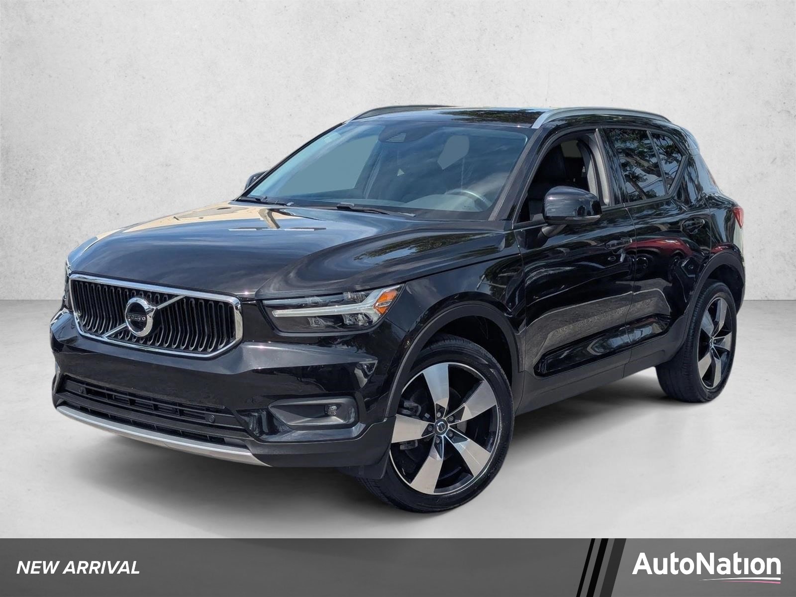 2021 Volvo XC40 T4 Momentum's photo