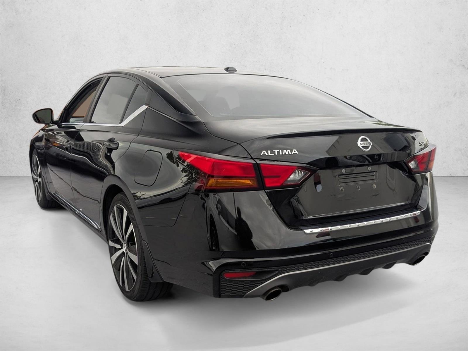 2020 Nissan Altima 2.5 SR photo 3