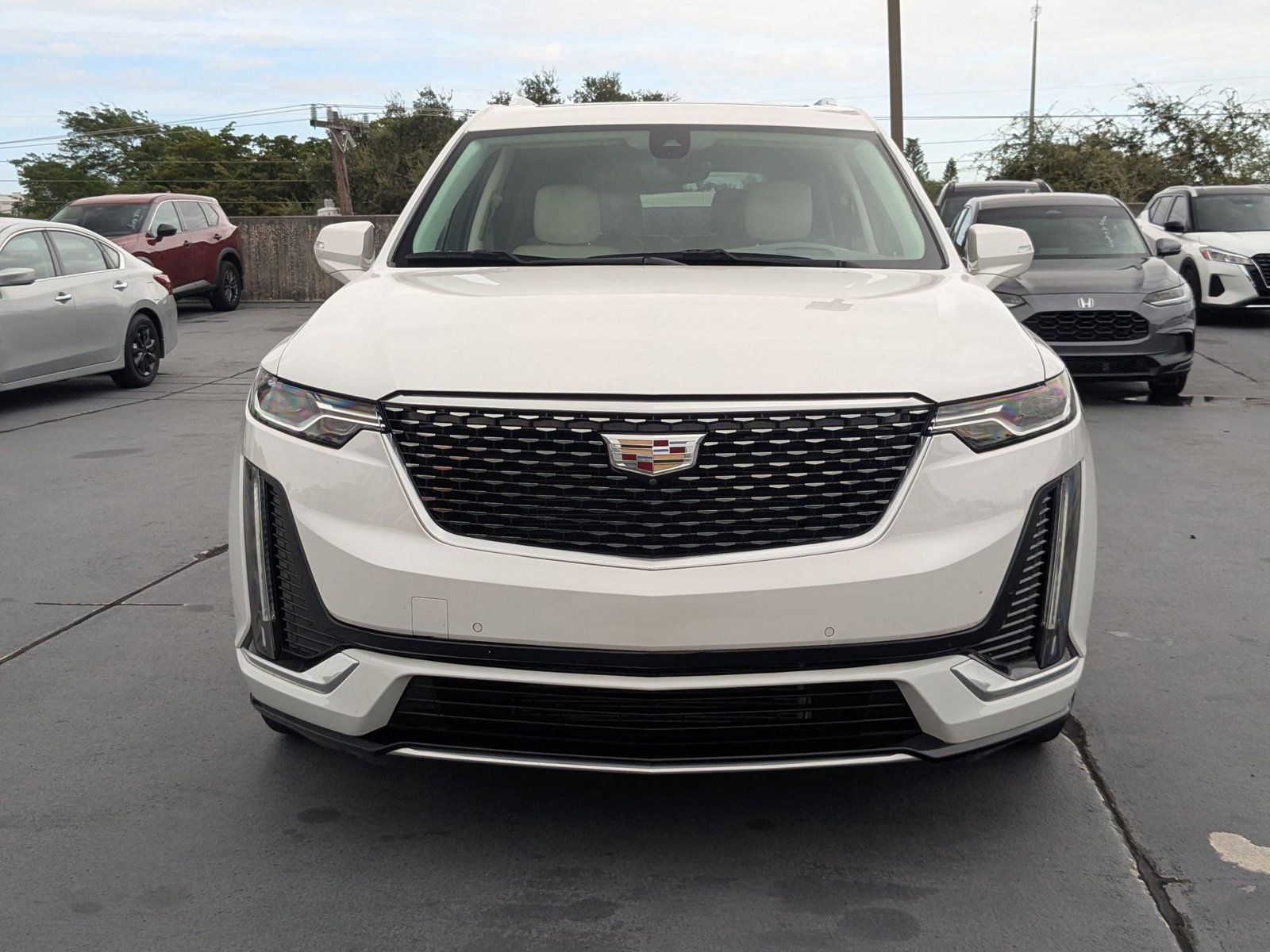 2022 Cadillac XT6 Premium Luxury photo 2