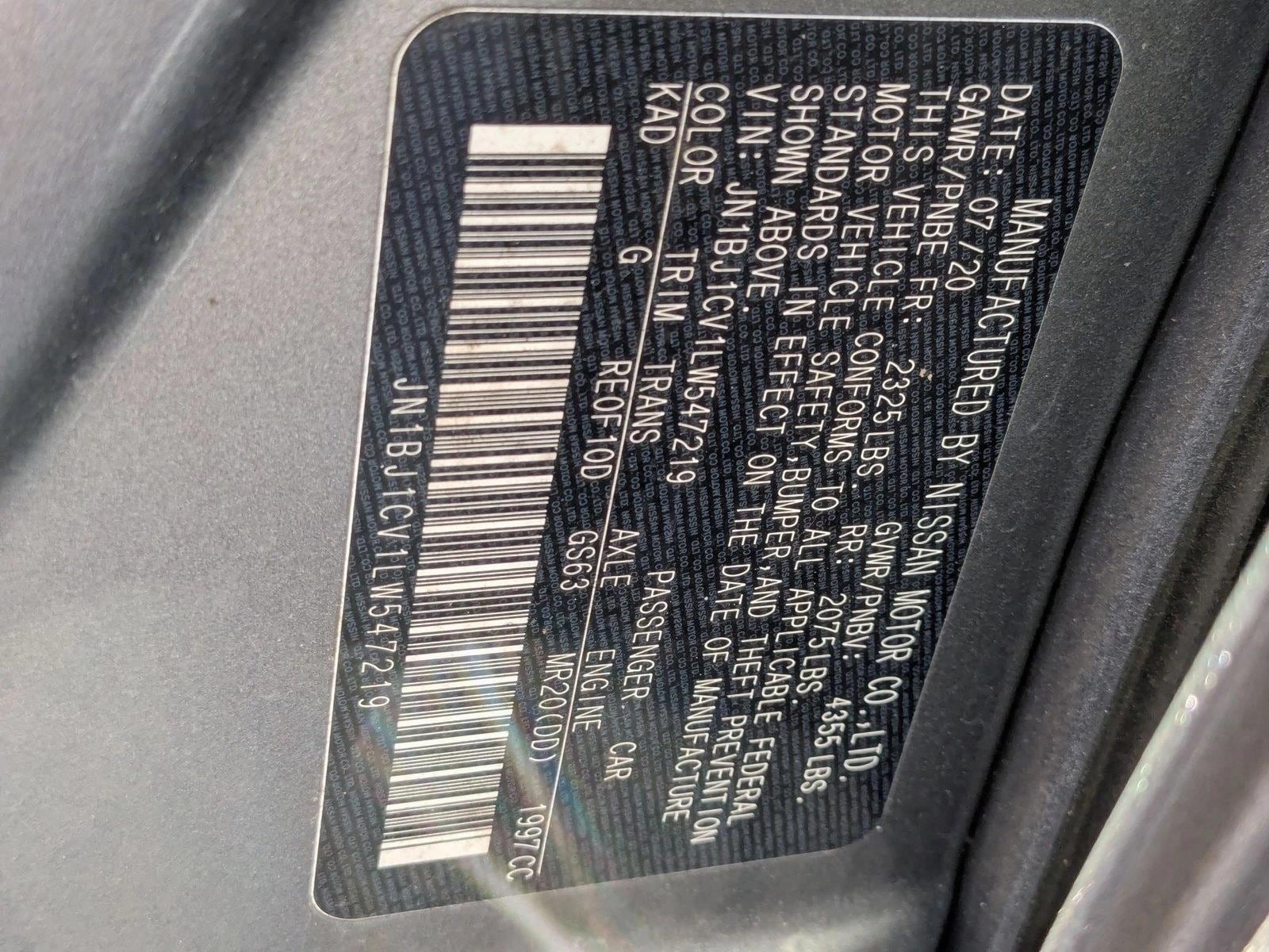 2020 Nissan Rogue Sport S photo 2