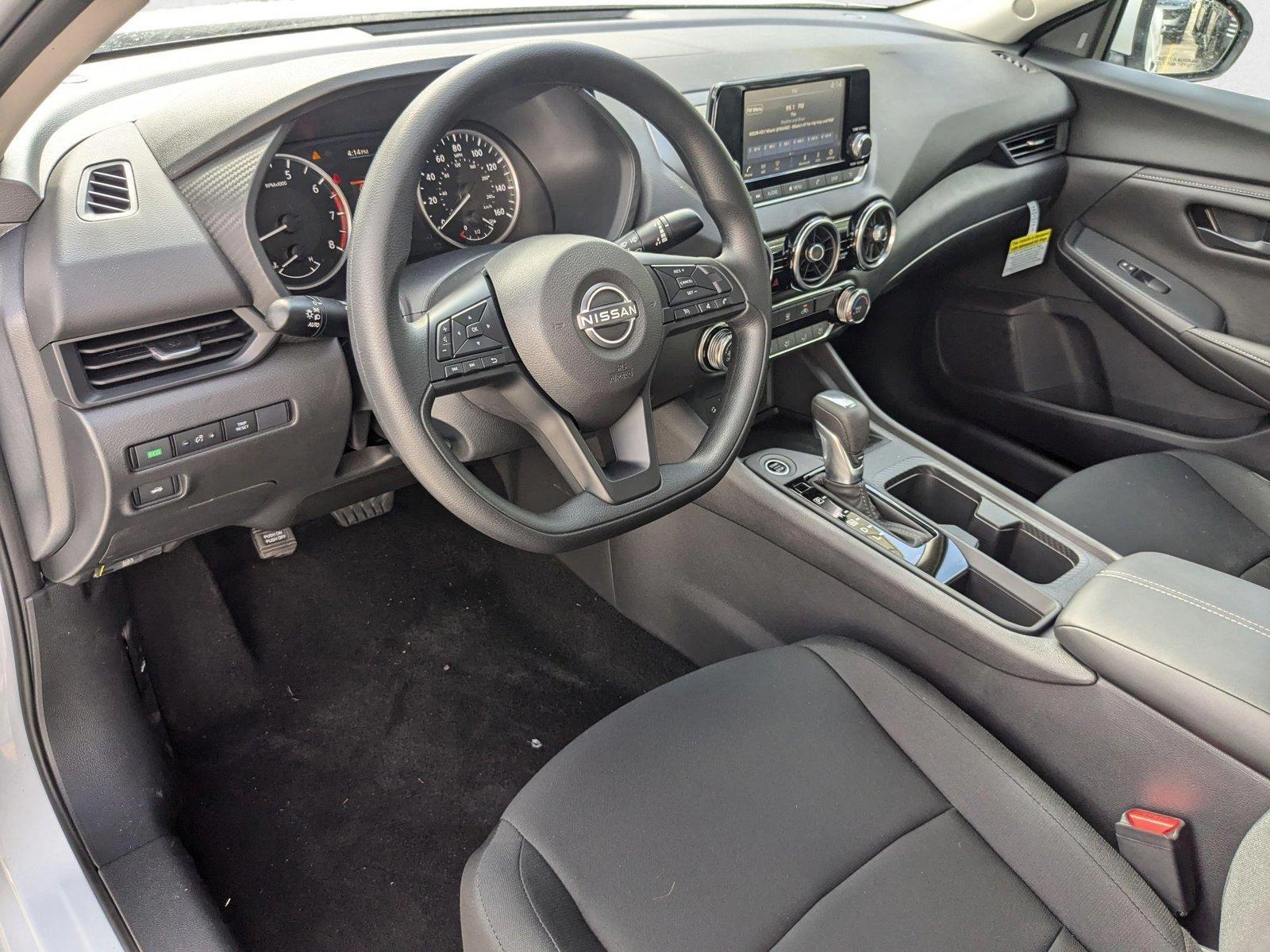 2025 Nissan Sentra S photo 3