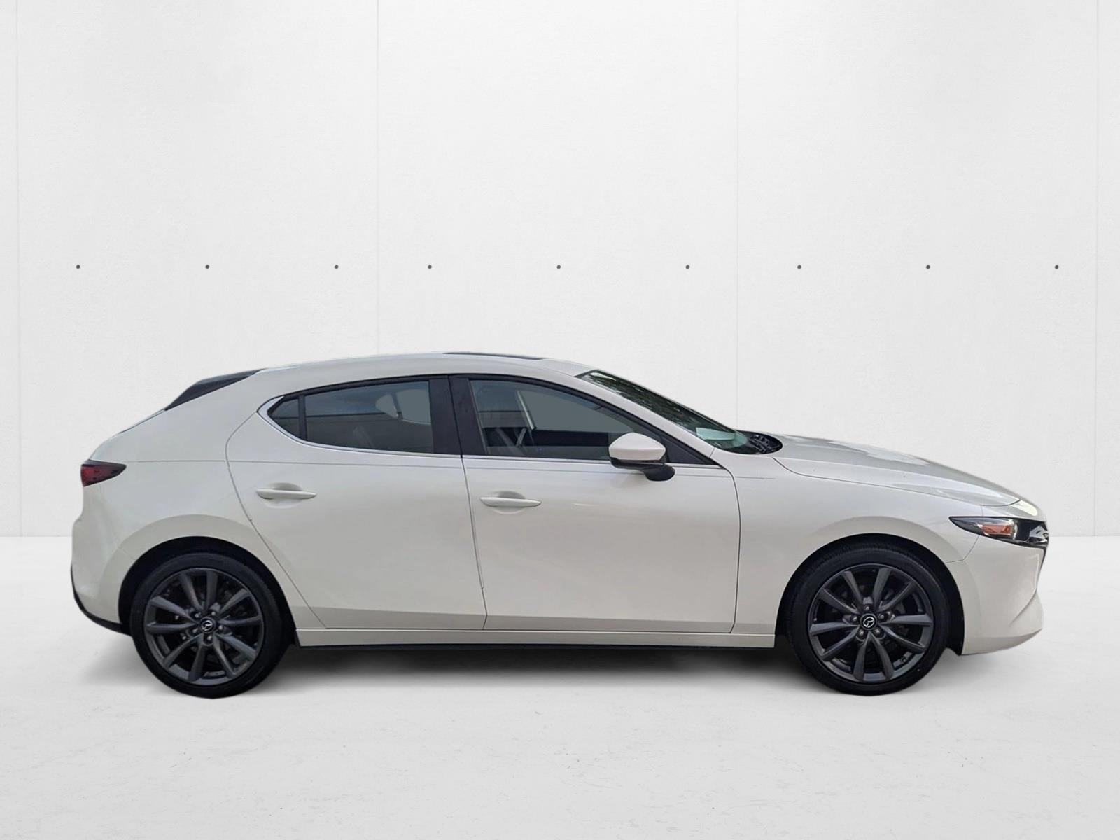 2022 Mazda Mazda3 Preferred Hatchback photo 4