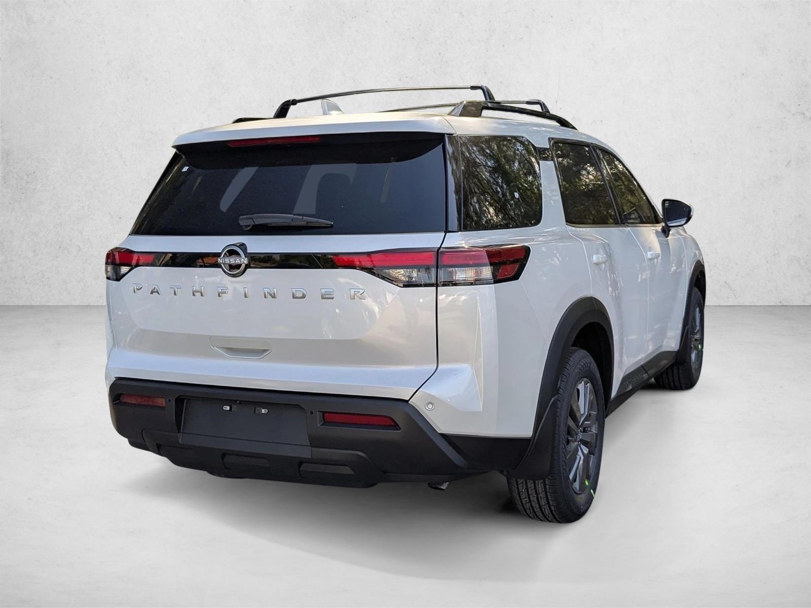 2025 Nissan Pathfinder SV photo 2