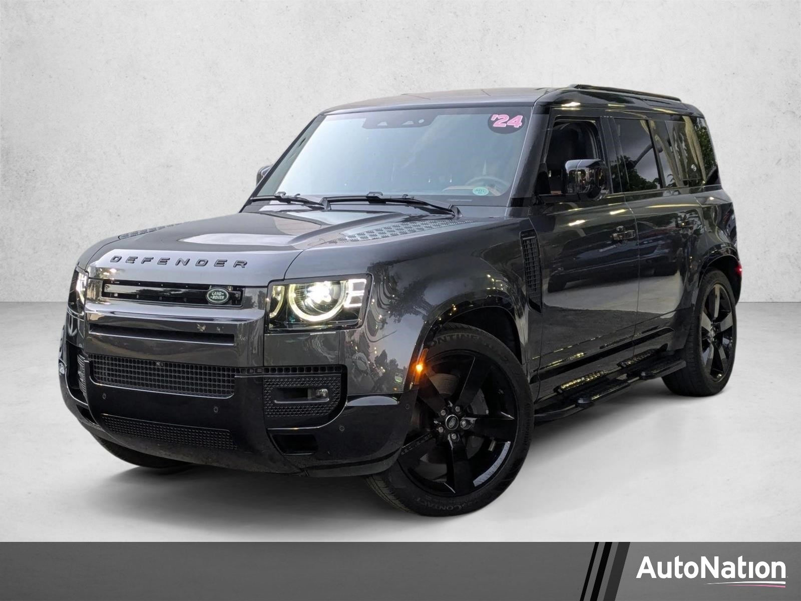 2024 Land Rover Defender 110 X-Dynamic SE P400's photo