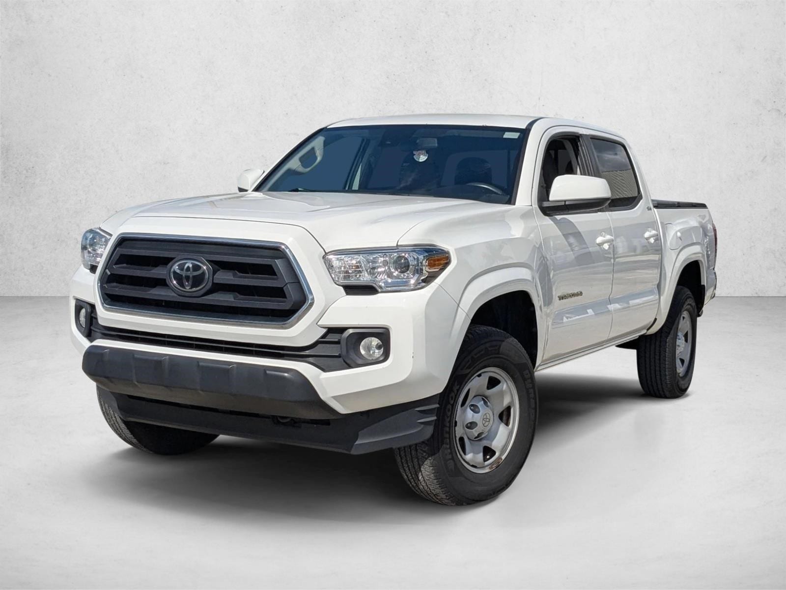 2022 Toyota Tacoma SR5's photo