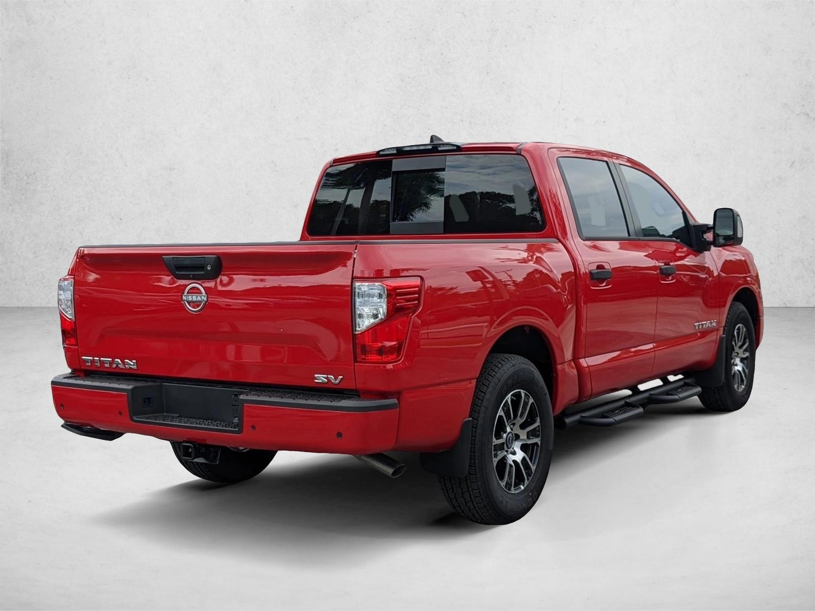 2024 Nissan Titan SV photo 2
