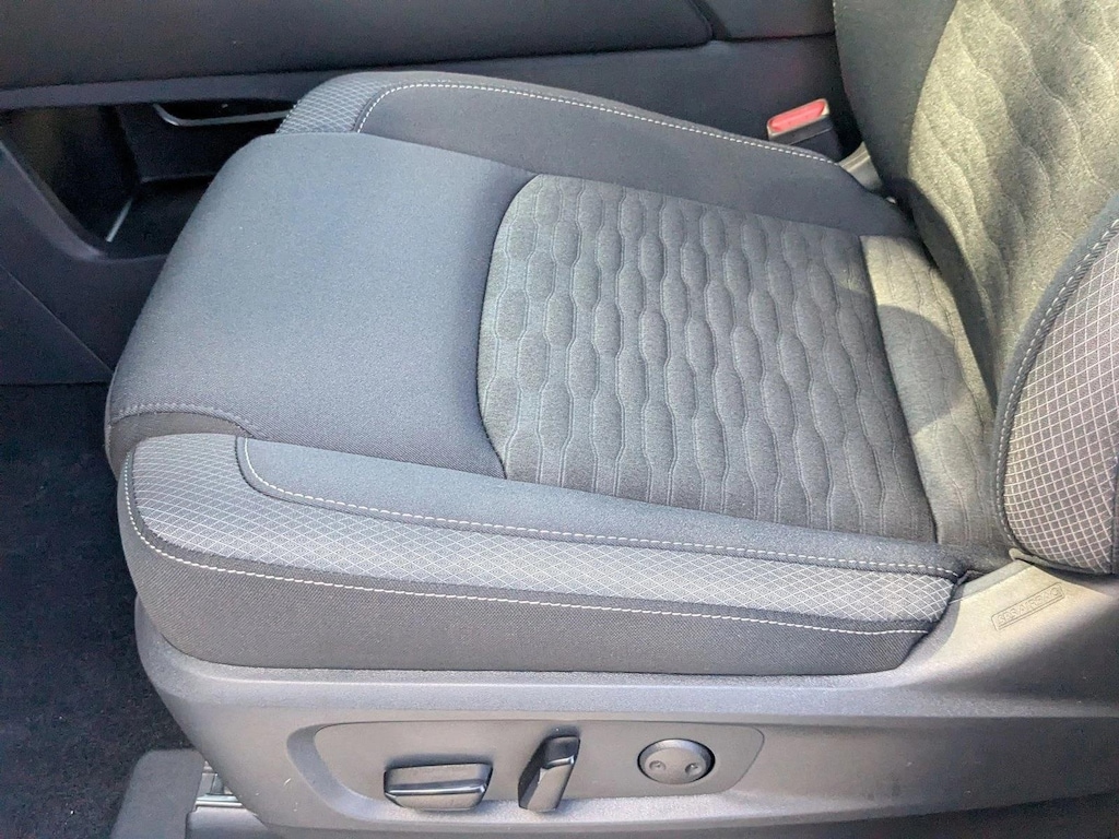 New 2025 Nissan Pathfinder SV SUV