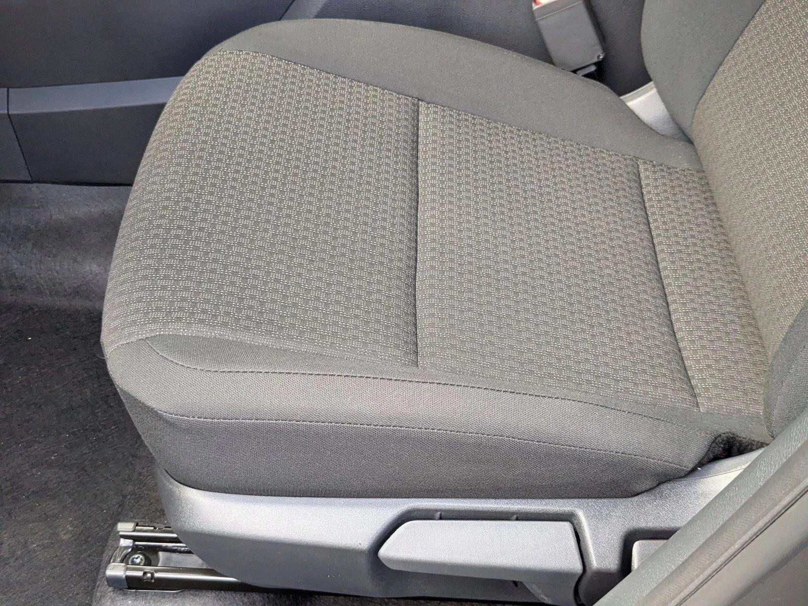 2026 Nissan Kicks S photo 2