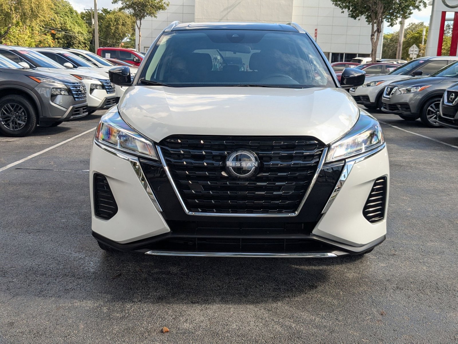 2023 Nissan Kicks SV photo 2