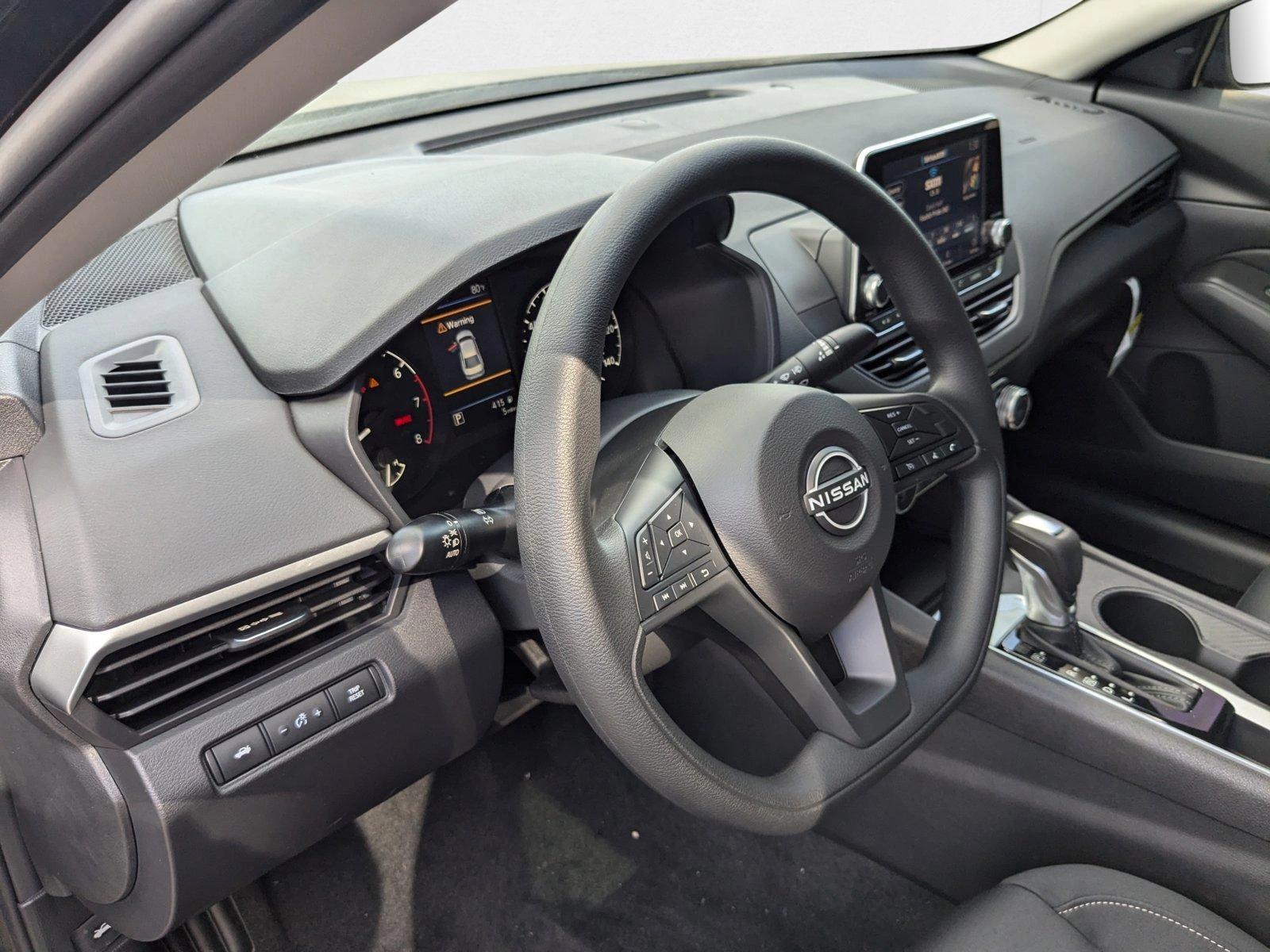 2025 Nissan Altima S photo 3