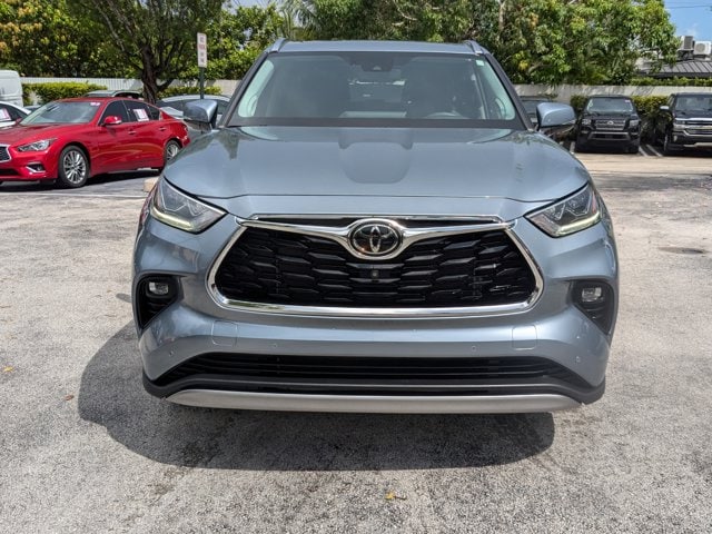 Used 2021 Toyota Highlander Platinum with VIN 5TDFZRAH9MS083732 for sale in Miami, FL