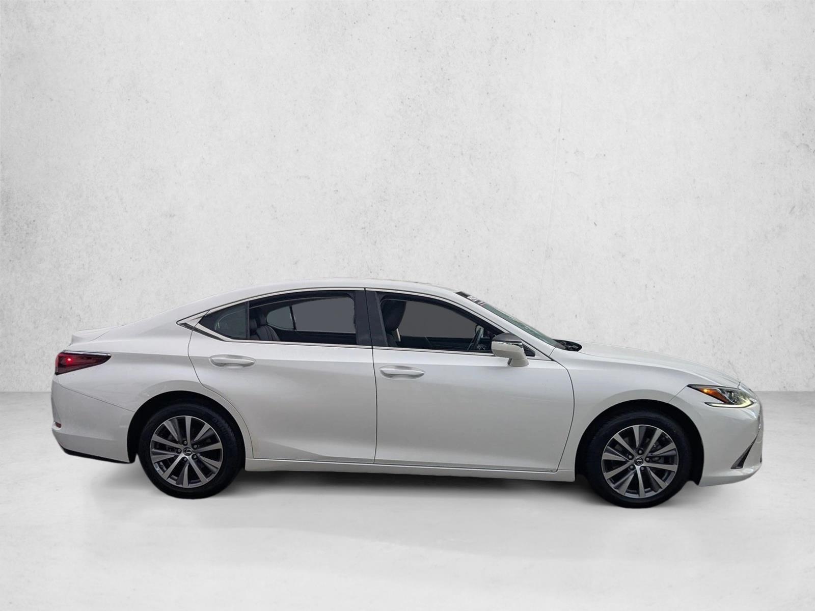 2021 Lexus ES 350 photo 4