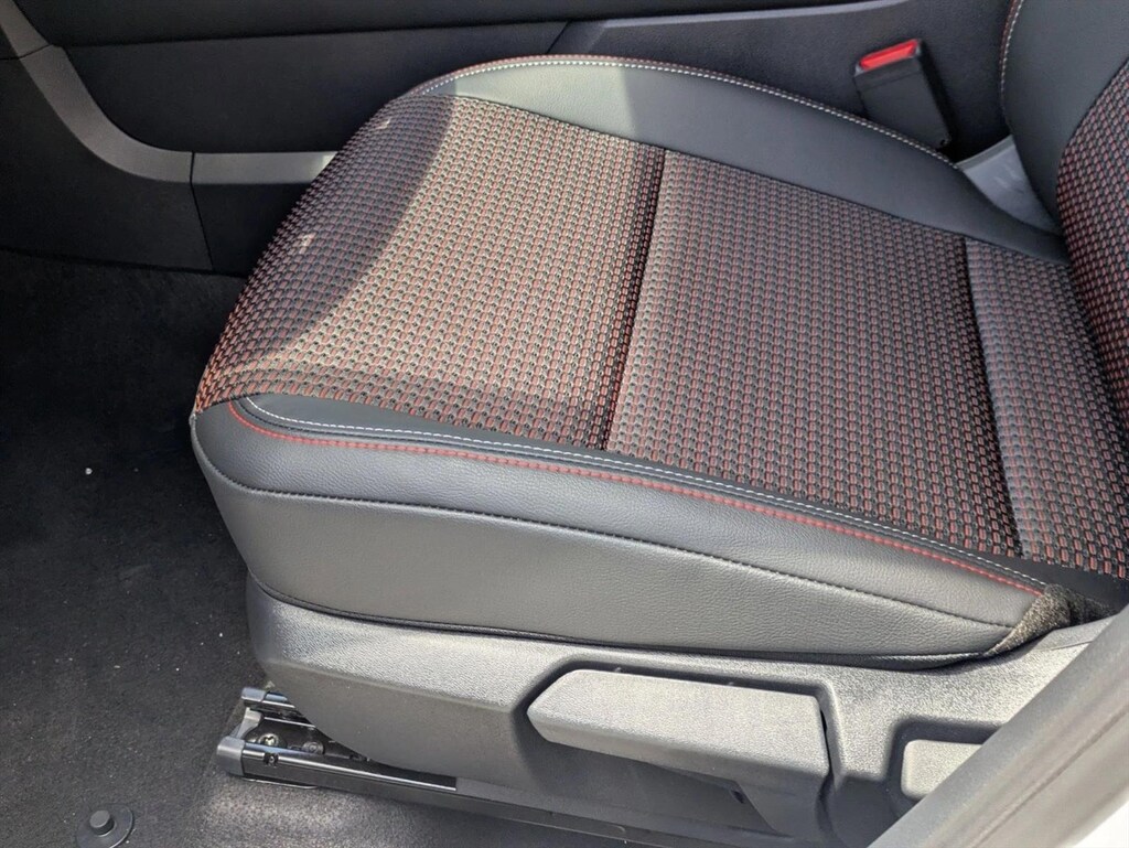 New 2026 Nissan Kicks SR SUV