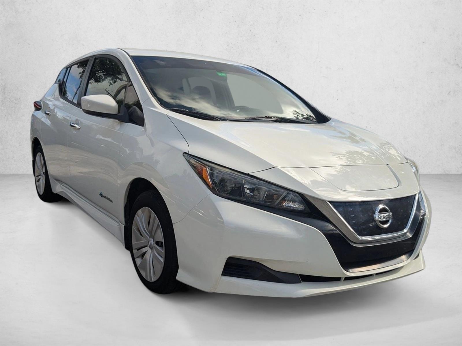 2018 Nissan Leaf S photo 3