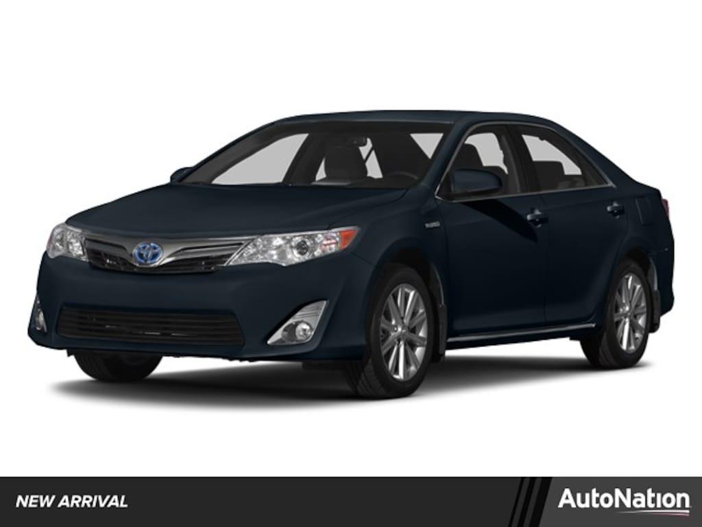 Used 2014 Toyota Camry Hybrid LE Sedan