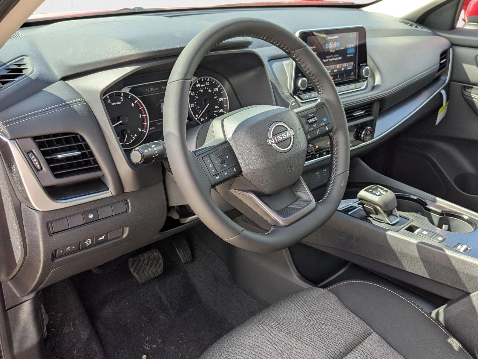 2026 Nissan Rogue SV photo 2