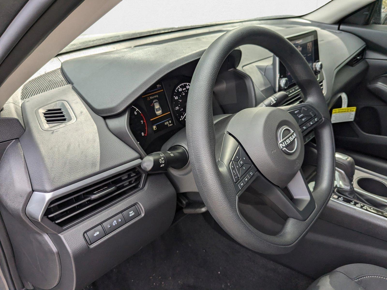 2025 Nissan Altima S photo 3