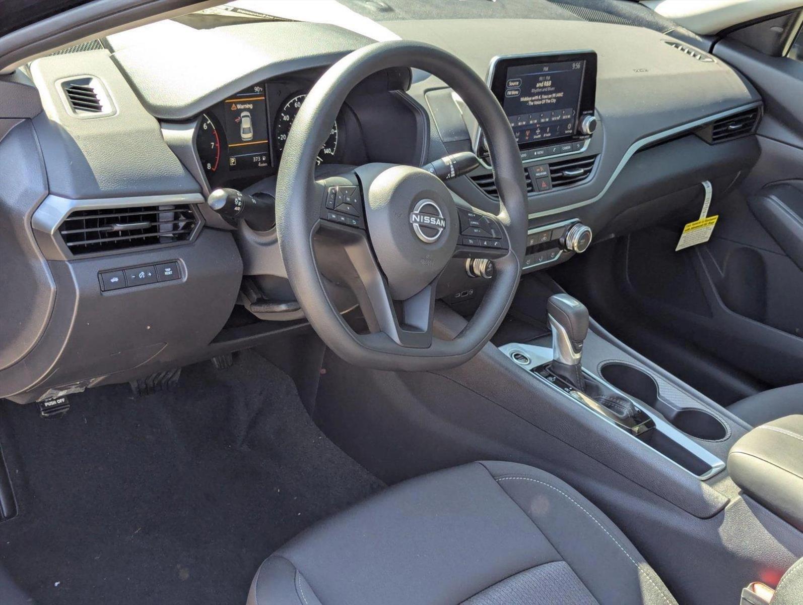 2025 Nissan Altima S photo 3