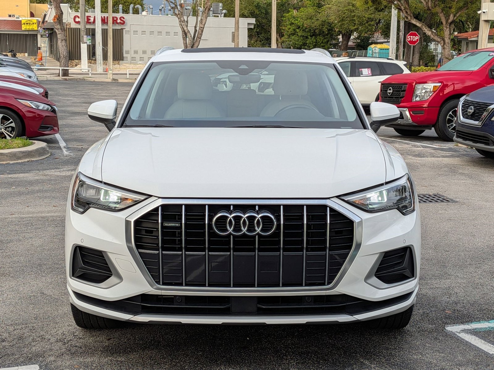 2020 Audi Q3 Premium 45 TFSI photo 2