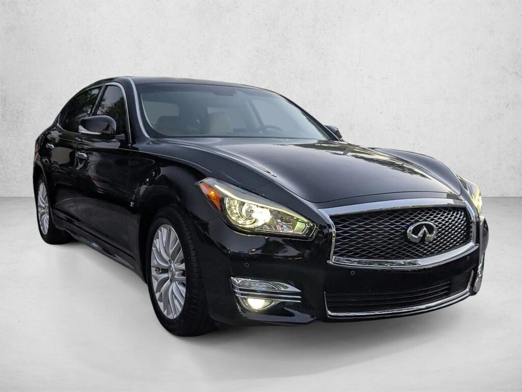 Used 2015 INFINITI Q70L  Sedan