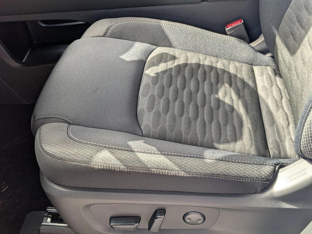 New 2025 Nissan Pathfinder SV SUV