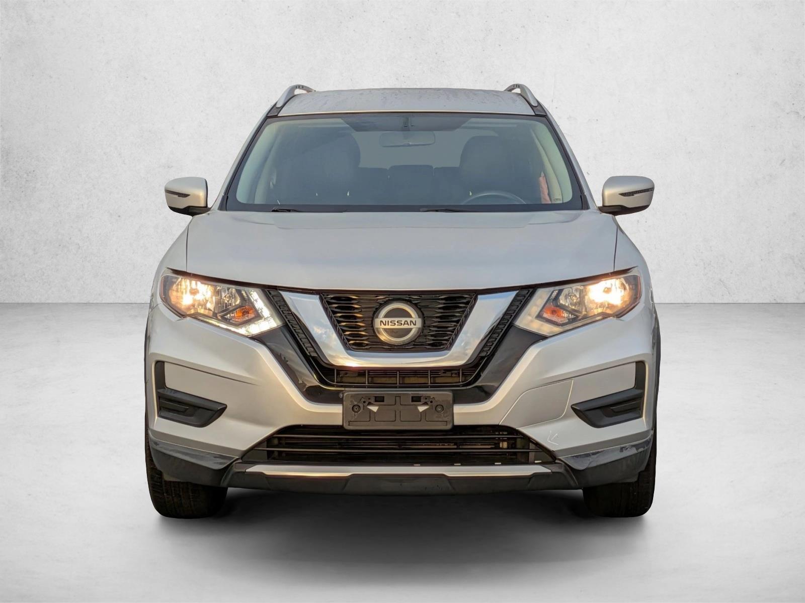 2018 Nissan Rogue AWD SV photo 2