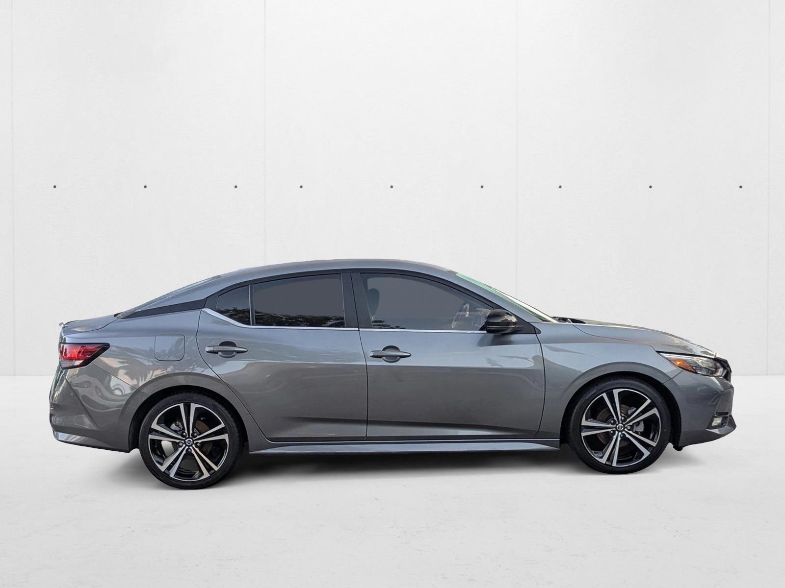 2022 Nissan Sentra SR photo 4