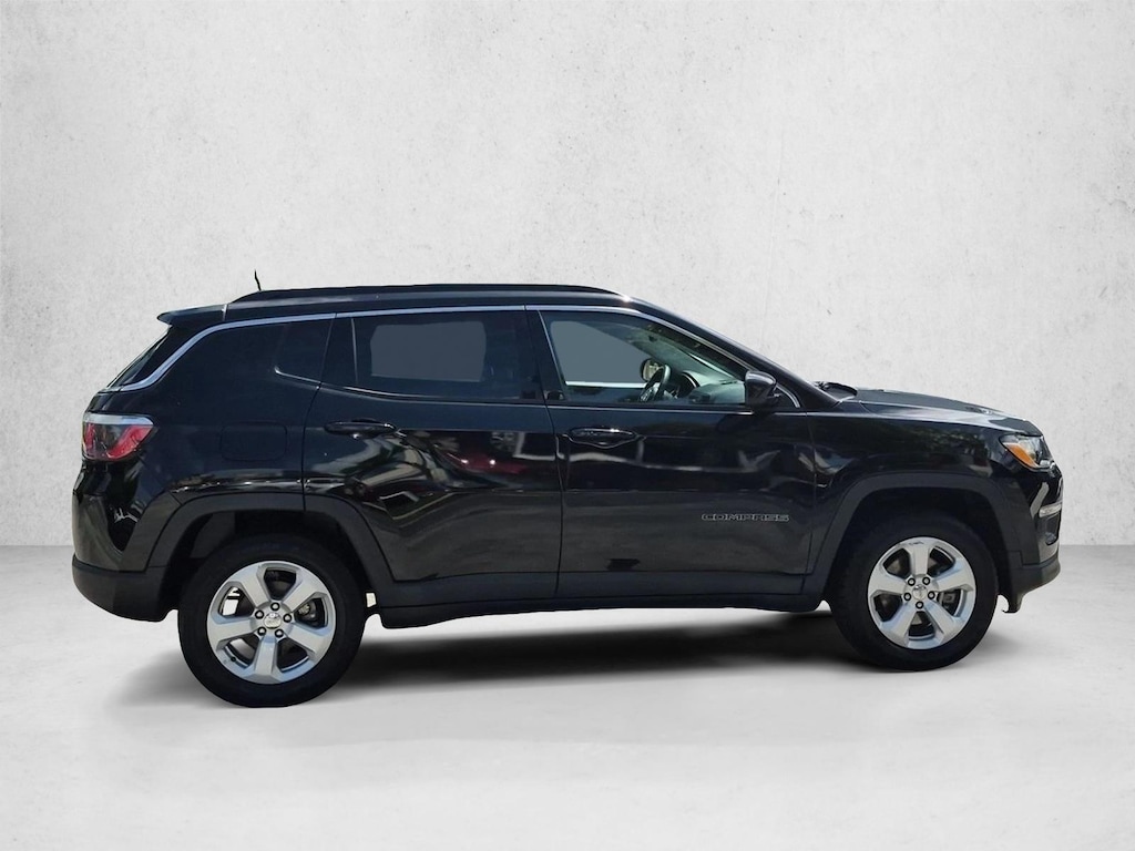 Used 2018 Jeep Compass Latitude SUV