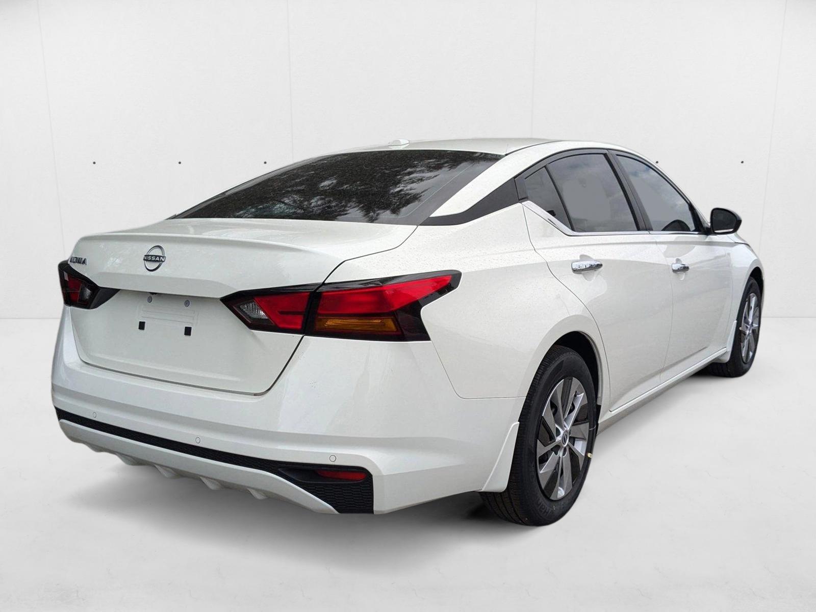 2025 Nissan Altima S photo 2