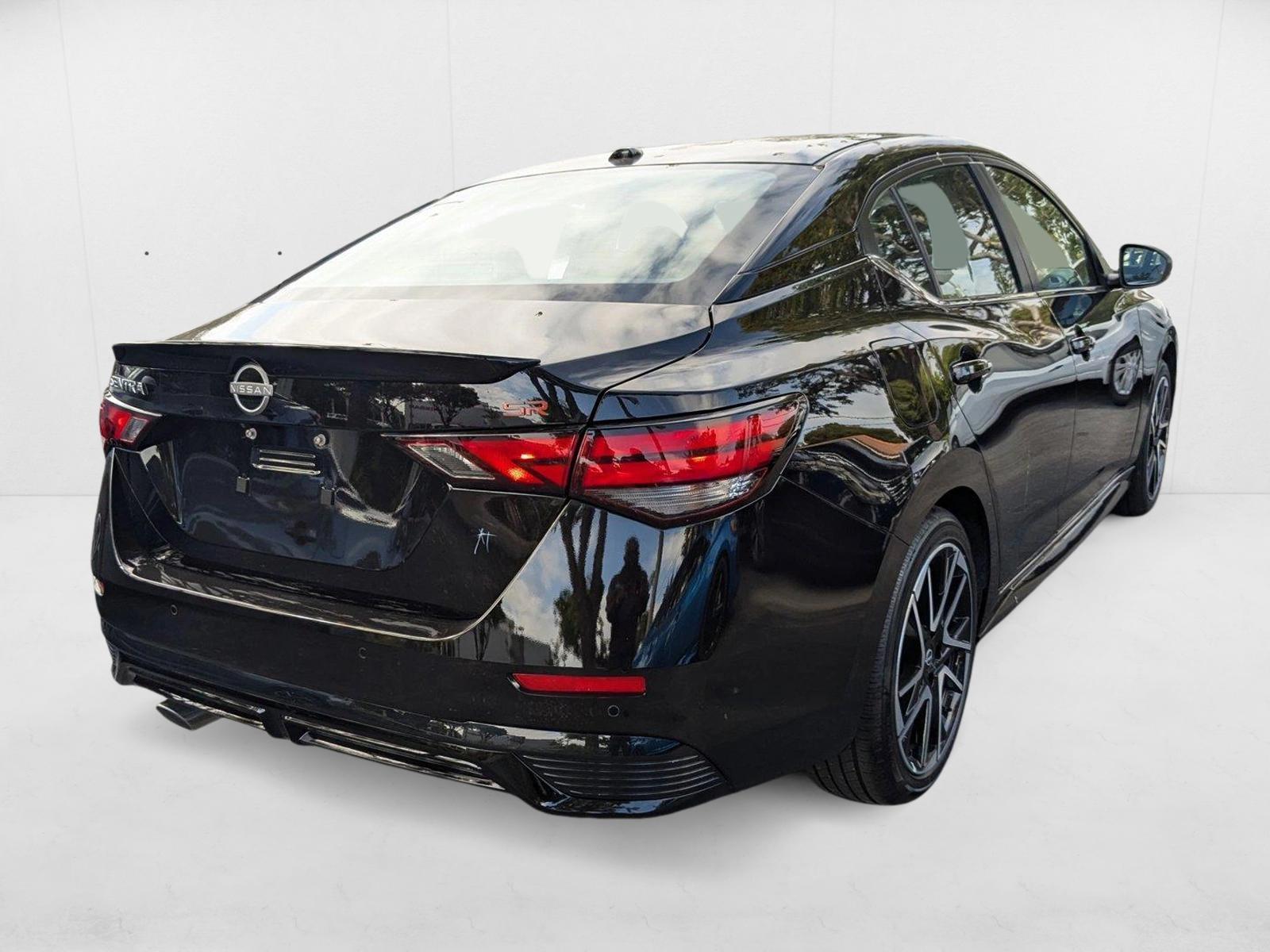 2025 Nissan Sentra SR photo 2