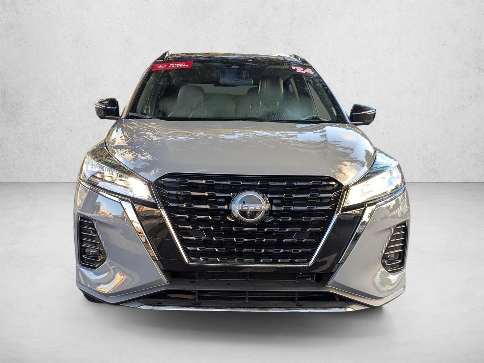 2024 Nissan Kicks SR photo 2