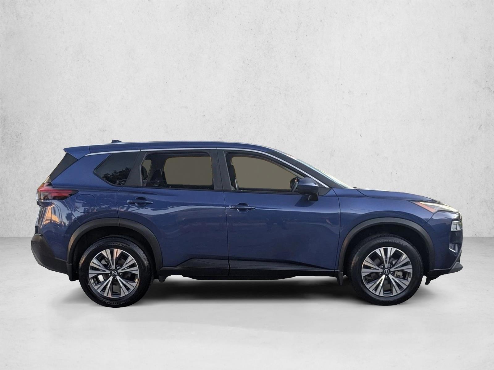 2023 Nissan Rogue SV photo 4