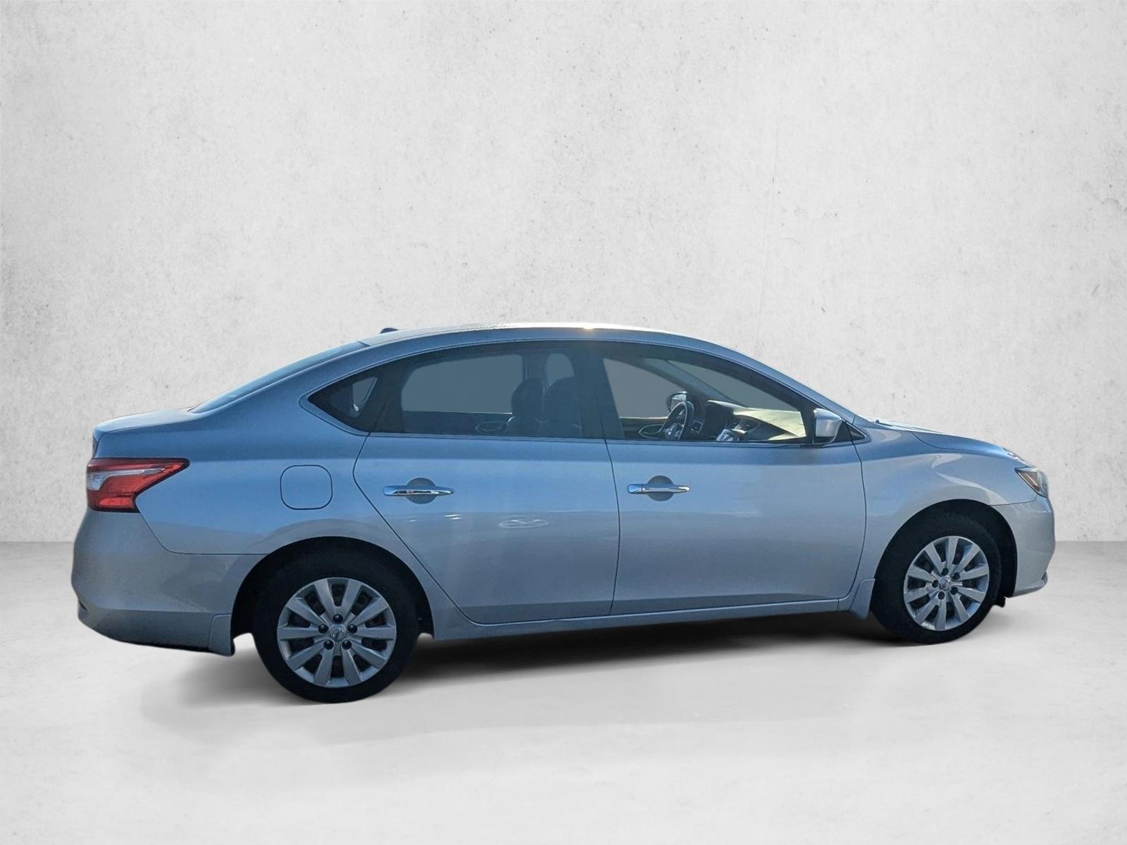 2017 Nissan Sentra SV photo 4