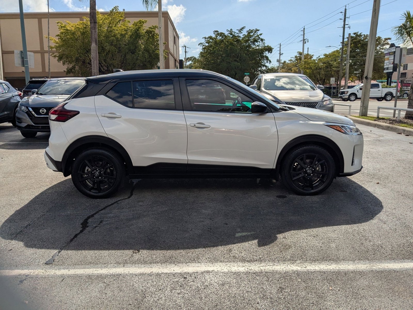 2023 Nissan Kicks SV photo 4