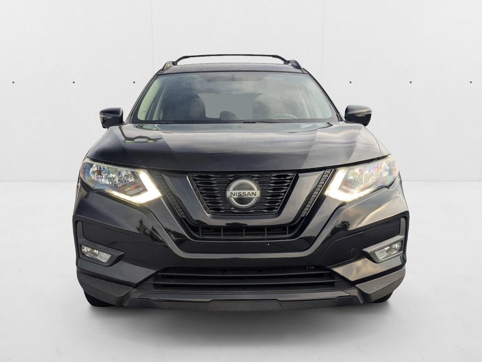 2018 Nissan Rogue SV photo 2
