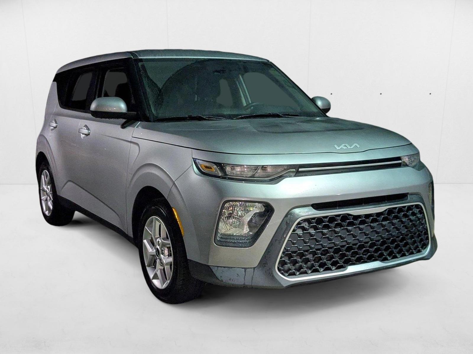 2022 Kia Soul LX photo 3