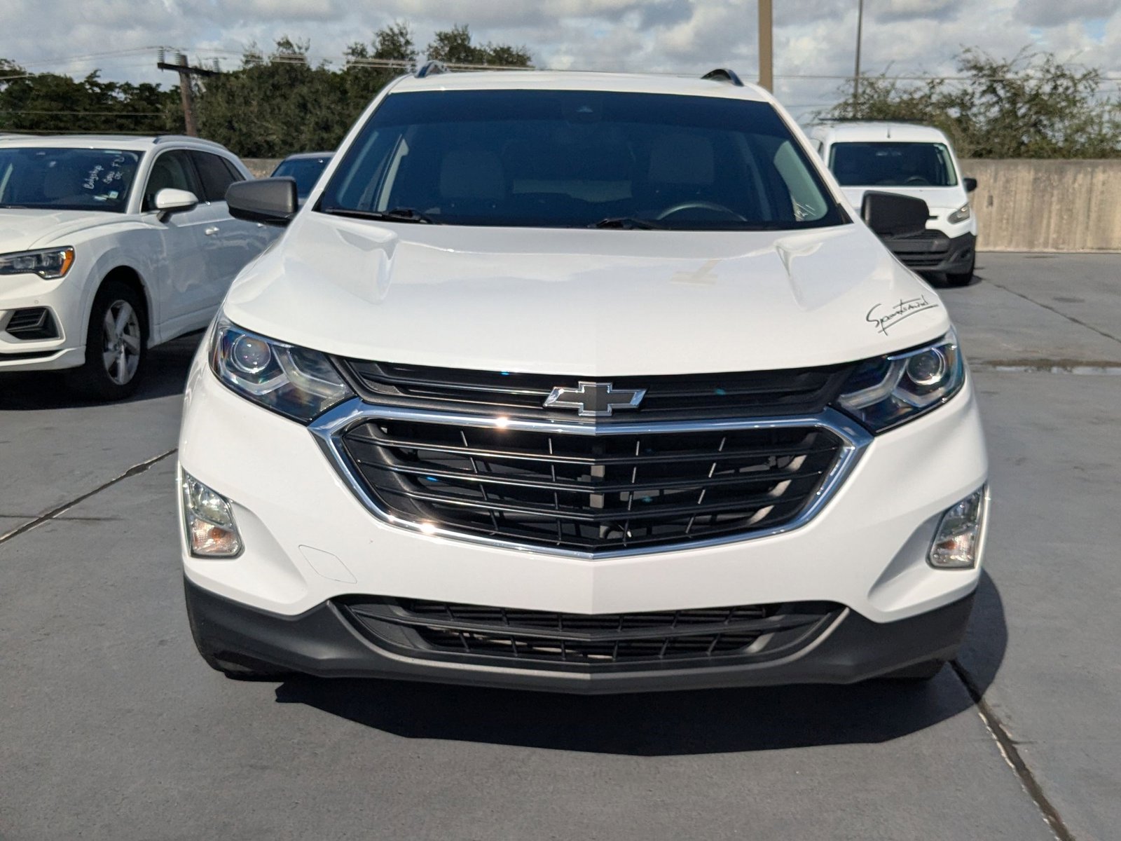 2021 Chevrolet Equinox LS photo 2